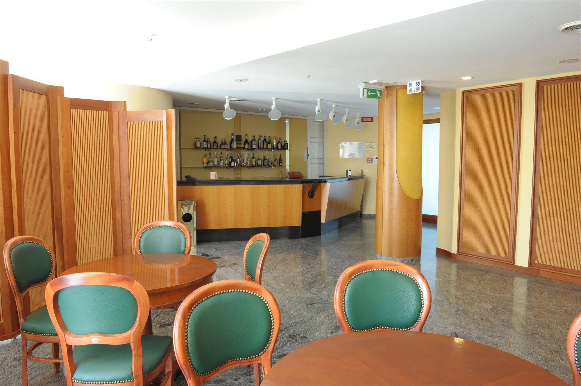 Hotel Svevo Gioia Del Colle Ngoại thất bức ảnh